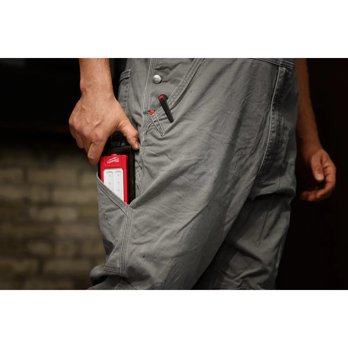 Milwaukee 2013R - Milwaukee® Rechargeable Low-Profile Magnetic Task Light - Wise Line Tools