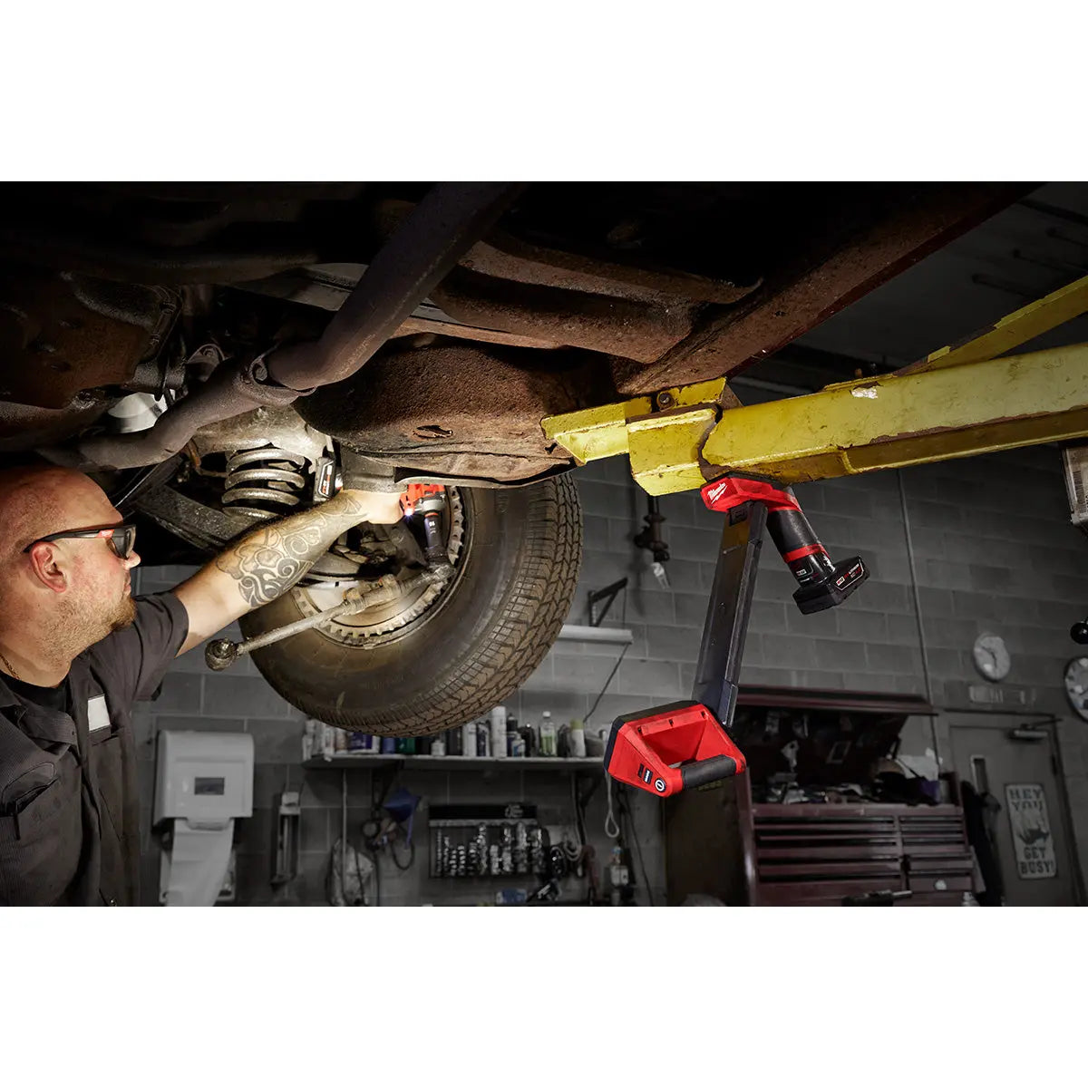 Milwaukee 2126-20 - M12™ Underbody Light - Wise Line Tools