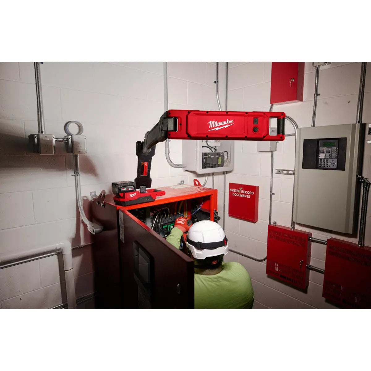 Milwaukee 2129-20 - M18™ Magnetic Extendable Boom Light - Wise Line Tools