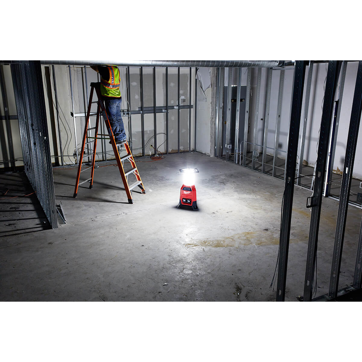 Milwaukee 2151-20 - M18™ RADIUS™ Site Light - Wise Line Tools