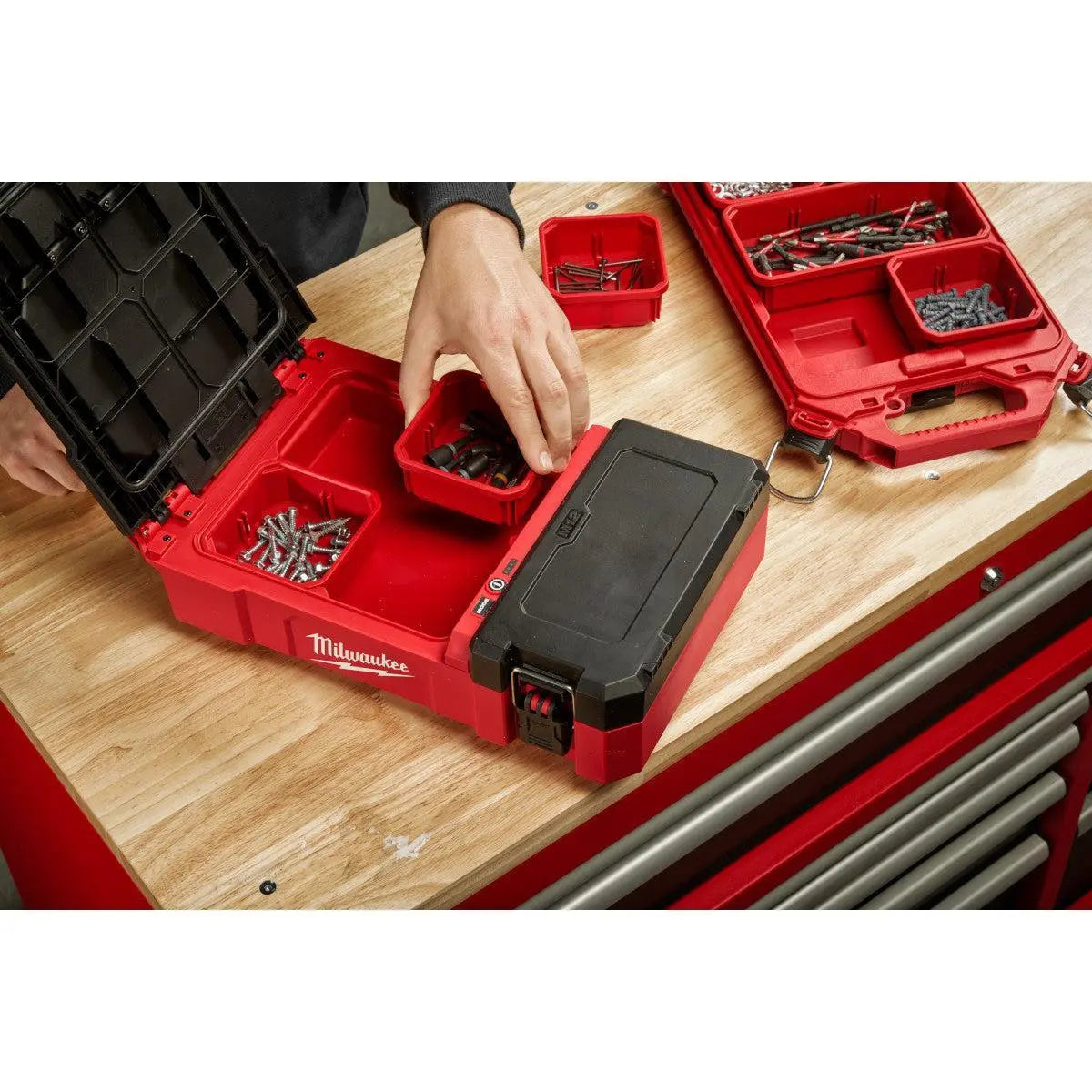 Milwaukee 2356-20 - M12™ PACKOUT™ Flood Light w/ USB Charging - Wise Line Tools