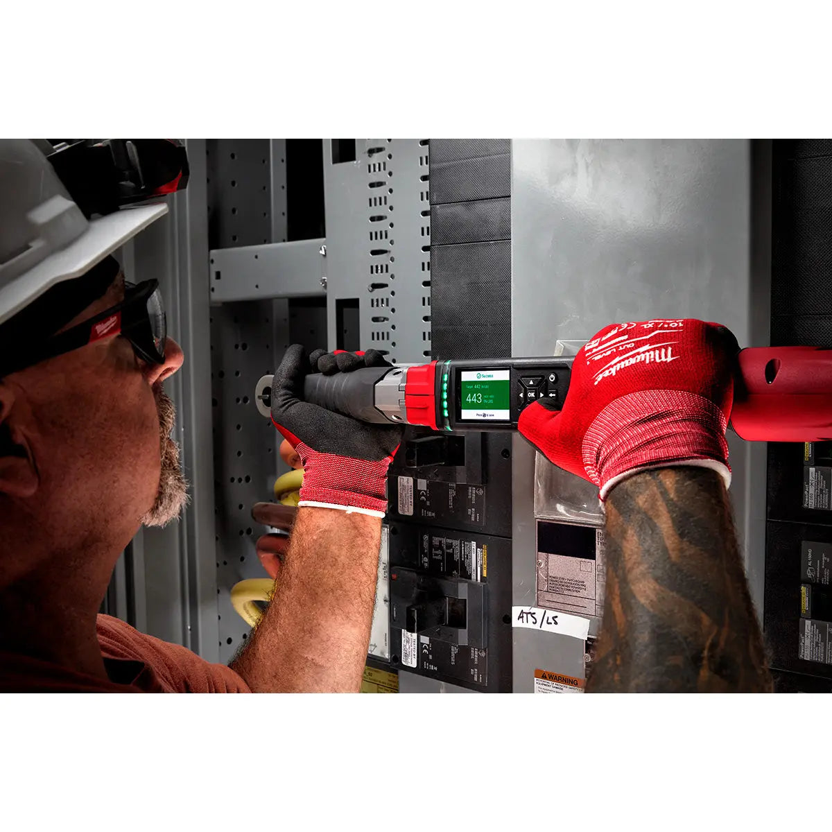 Milwaukee 2465-20 - M12 FUEL™ 3/8 in. Digital Torque Wrench with ONE-KEY™ MILWAUKEE