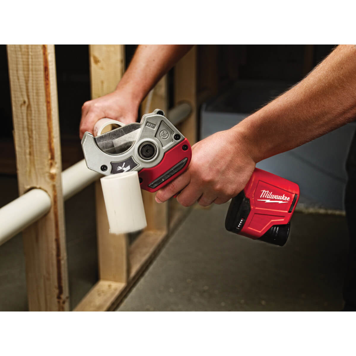 Milwaukee 2470-21 - M12™ Cordless Lithium-Ion PVC Shear Kit - Wise Line Tools