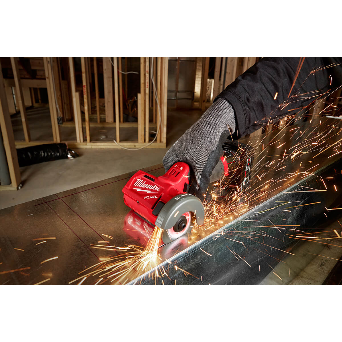 Milwaukee 2522-21XC - M12 FUEL™ 3 in. Compact Cut Off Tool Kit - Wise Line Tools