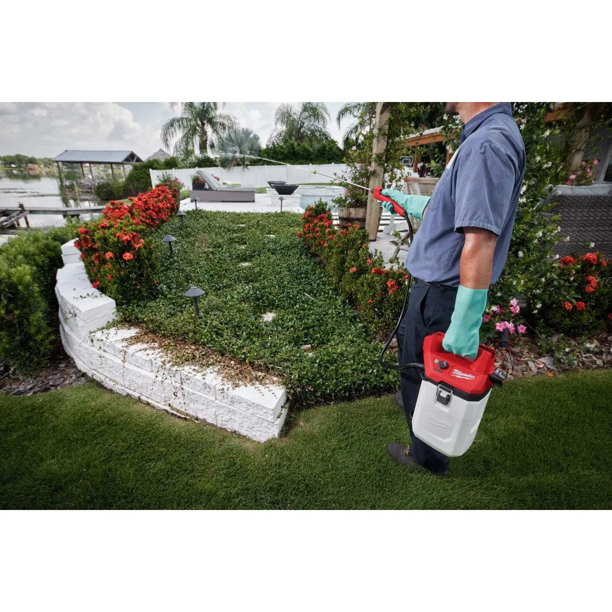 Milwaukee 2528-21G1 - M12™ 1 Gallon Handheld Sprayer Kit - Wise Line Tools