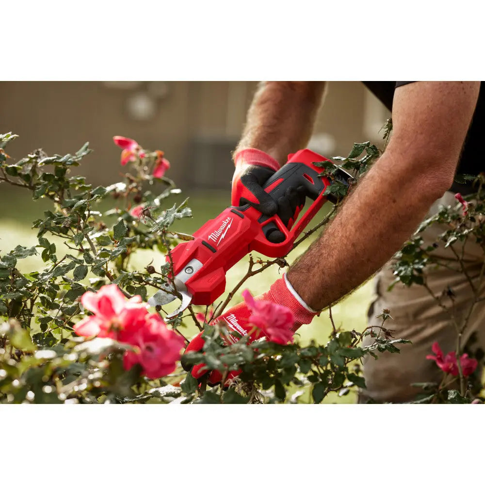 Milwaukee 2534-20 - M12™ Brushless Pruning Shears - Wise Line Tools