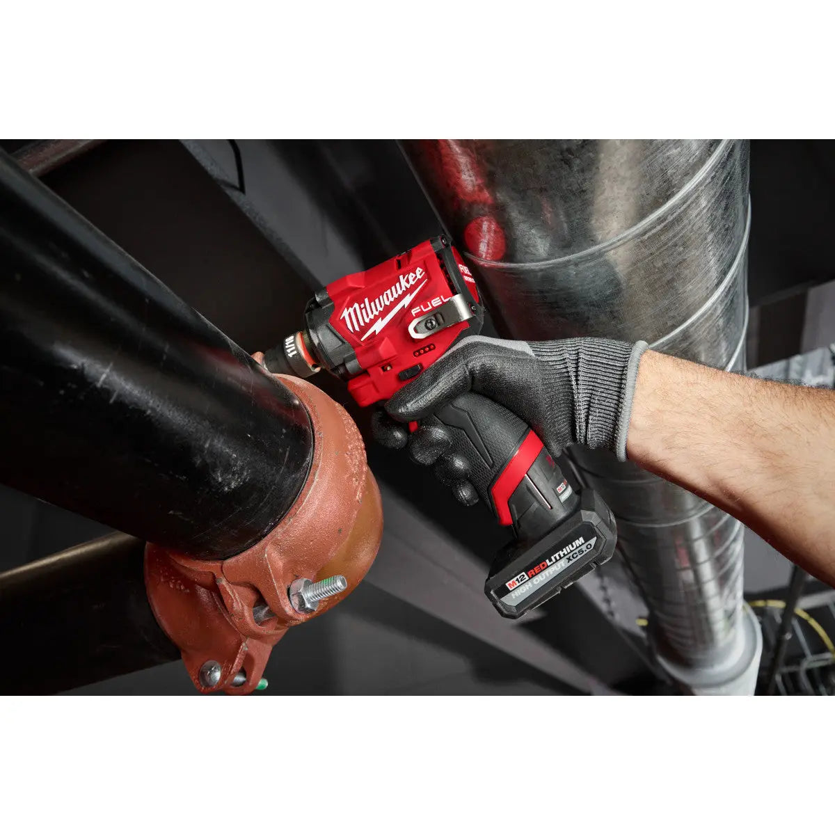 Milwaukee 2563-22 - M12 FUEL™ Stubby 1/2" Impact Wrench Kit - Wise Line Tools
