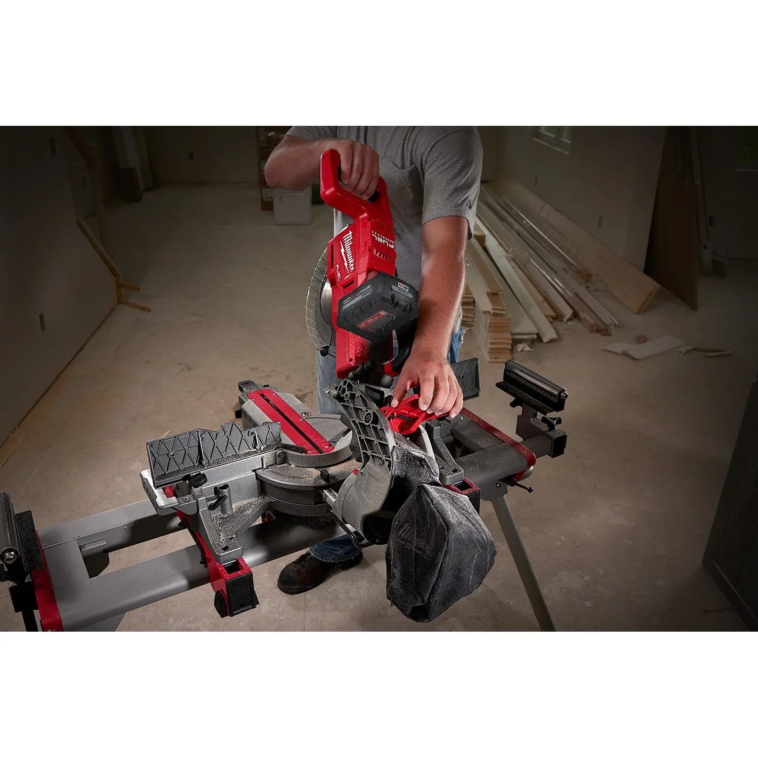 Milwaukee 2734-20 - M18 FUEL™ Dual Bevel Sliding Compound Miter Saw - Wise Line Tools