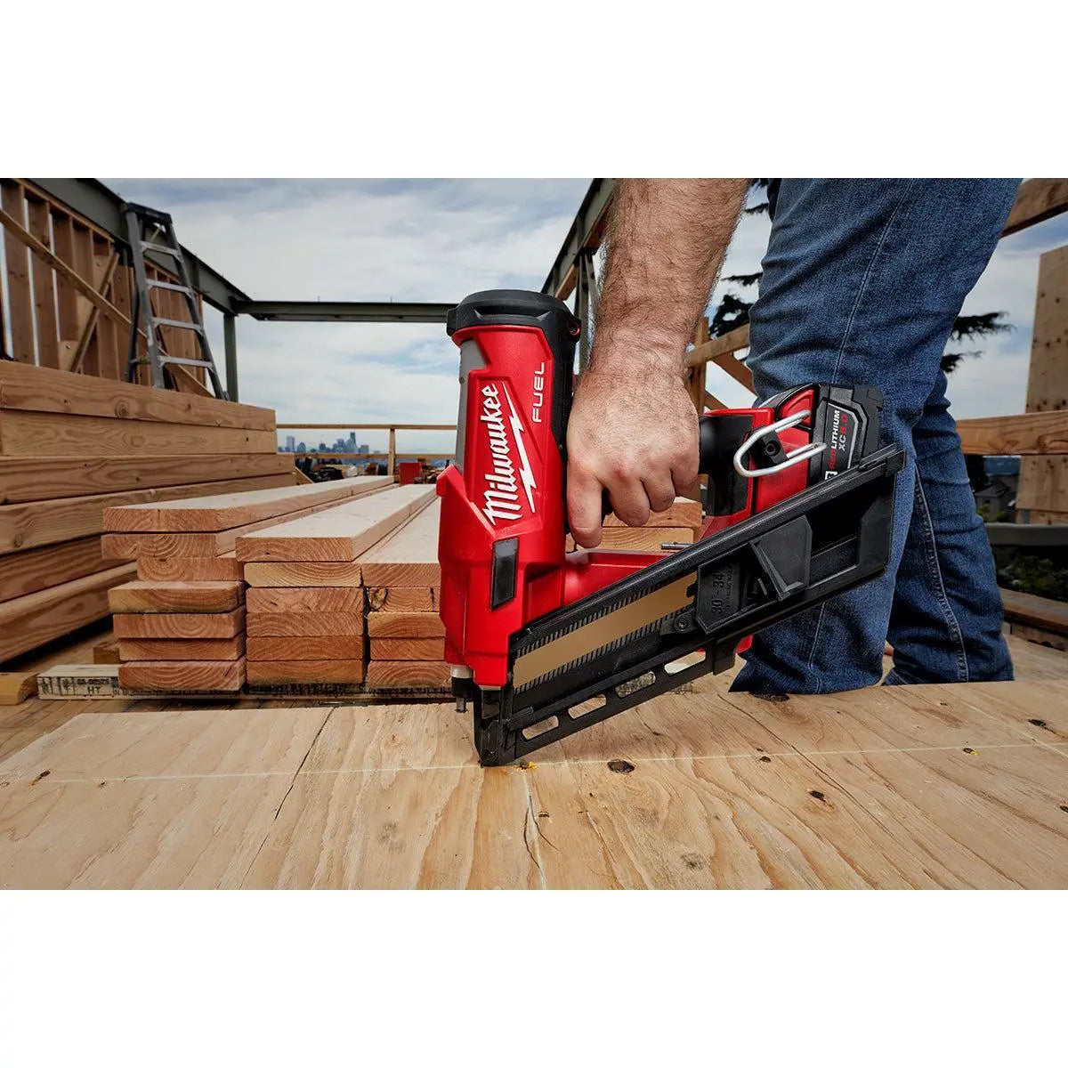 Milwaukee 2745-20 - M18 FUEL™ 30 Degree Framing Nailer (Tool ONLY) MILWAUKEE