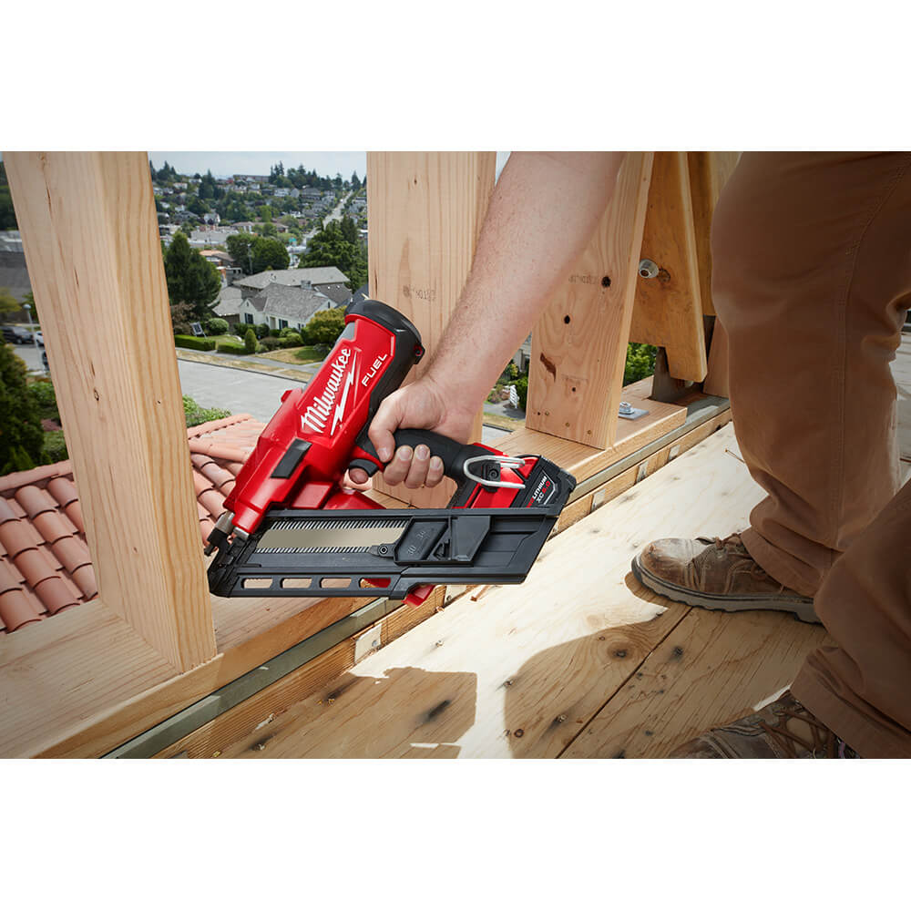 Milwaukee 2745-21 - M18 FUEL™ 30 Degree Framing Nailer Kit - Wise Line Tools
