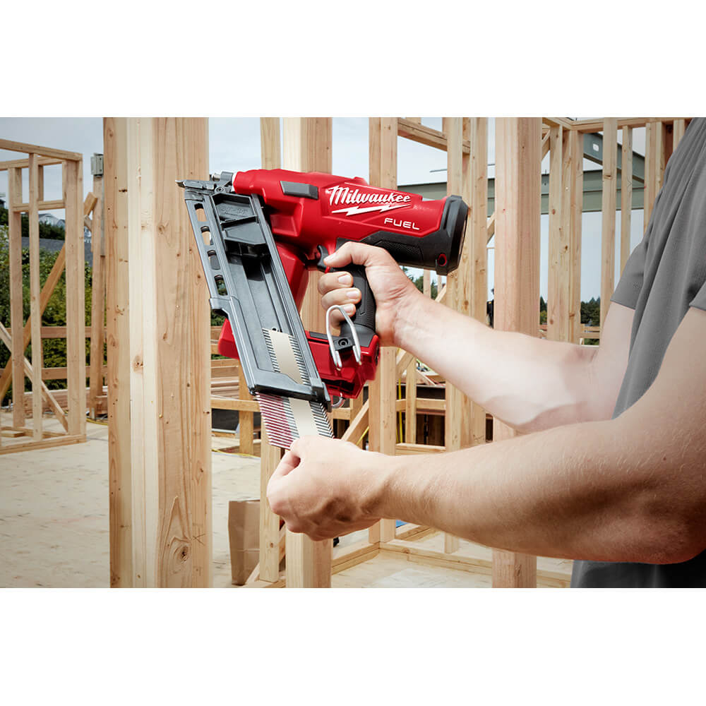 Milwaukee 2745-21 - M18 FUEL™ 30 Degree Framing Nailer Kit - Wise Line Tools