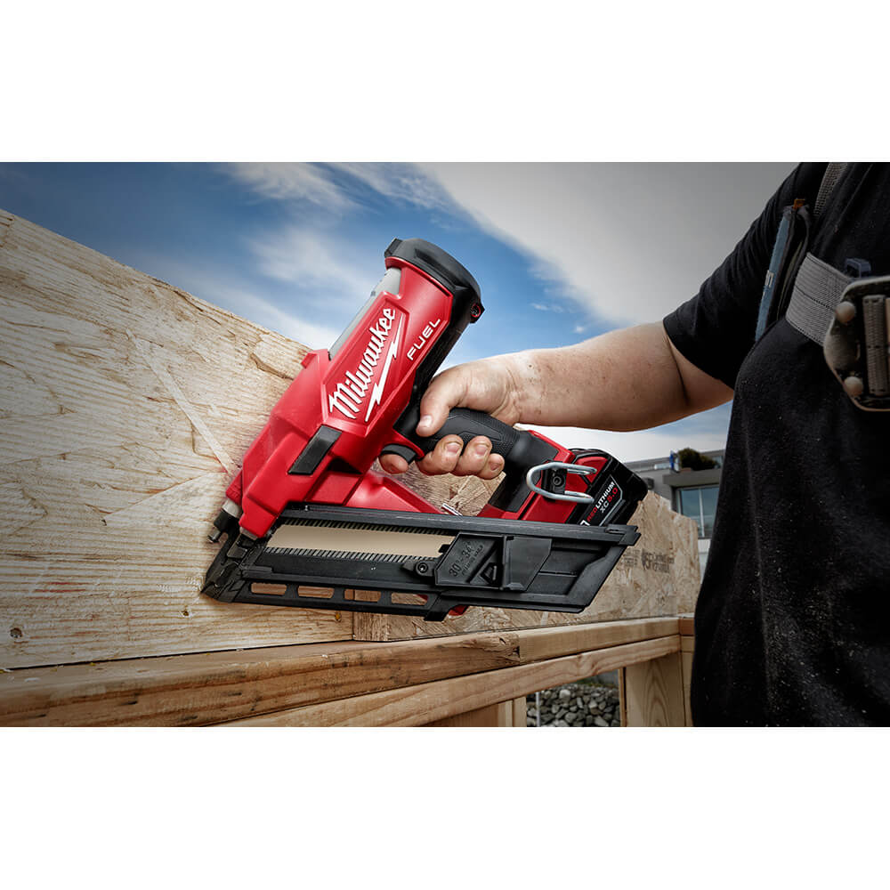 Milwaukee 2745-21 - M18 FUEL™ 30 Degree Framing Nailer Kit - Wise Line Tools