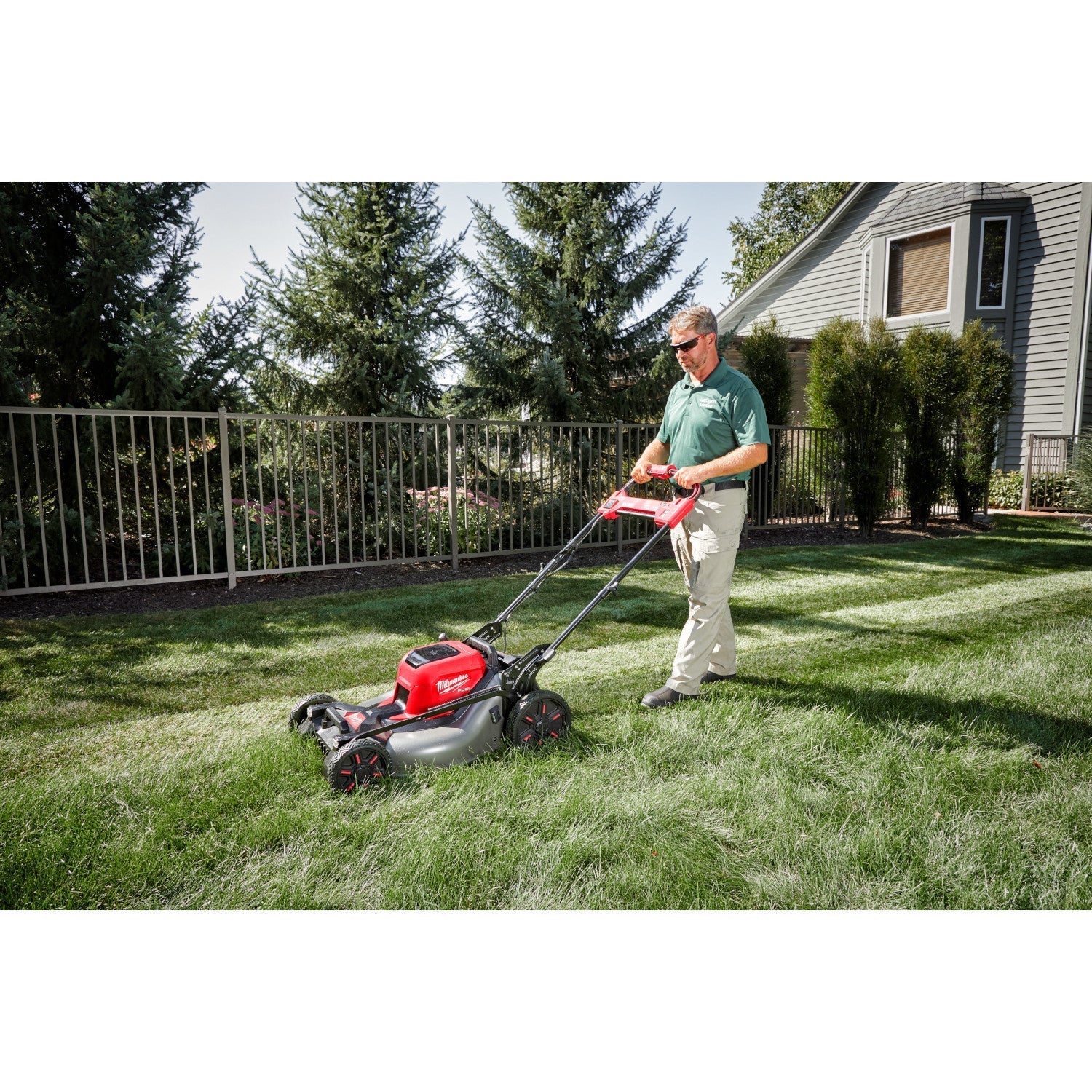 Milwaukee 2823-22HD - M18 FUEL™ 21" Self-Propelled Dual Battery Mower Kit - Wise Line Tools