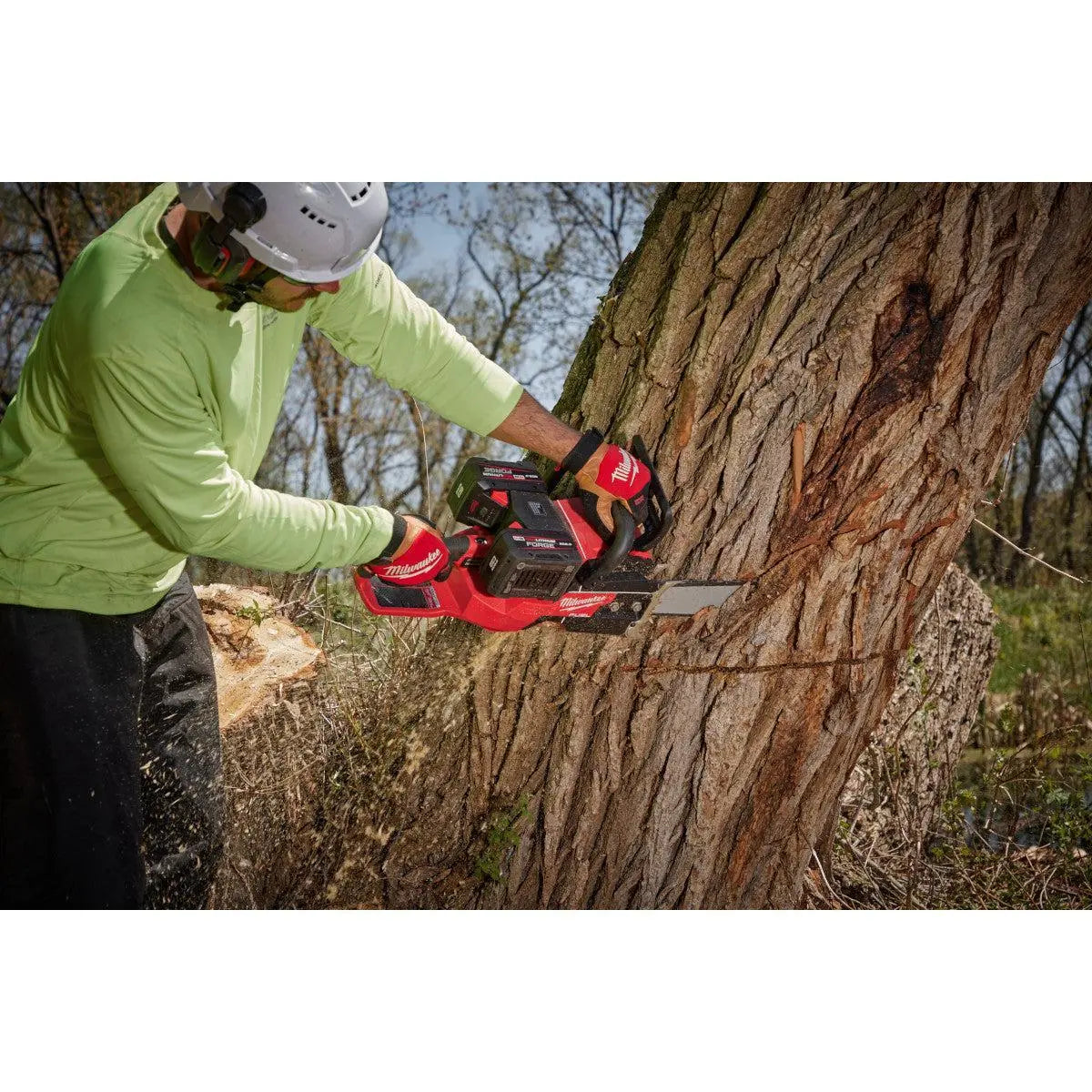 Milwaukee 2827-22 - M18 FUEL™ 20" Dual Battery Chainsaw Kit - Wise Line Tools