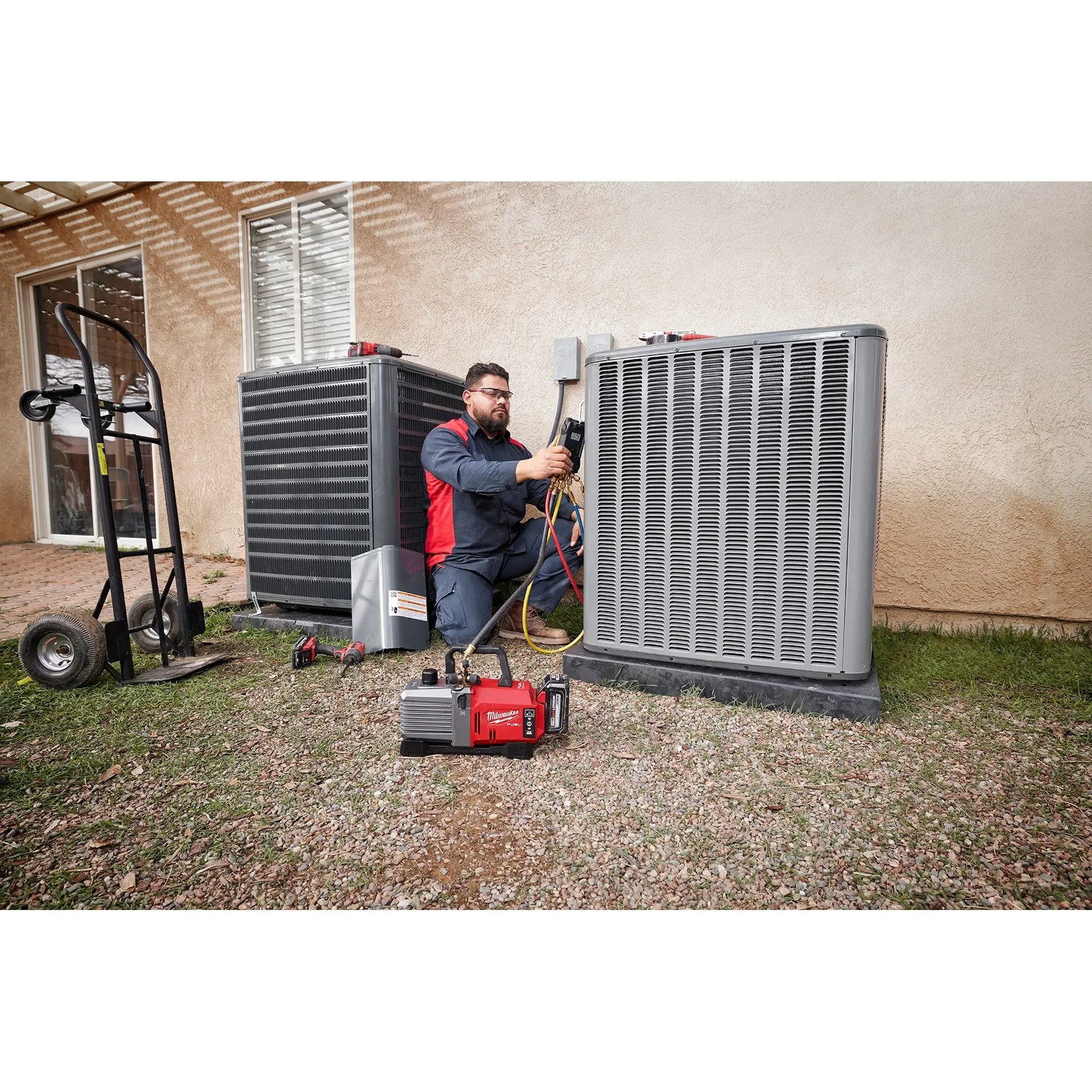 Milwaukee 2941-21 - M18 FUEL™ 5 CFM Vacuum Pump Kit - Wise Line Tools