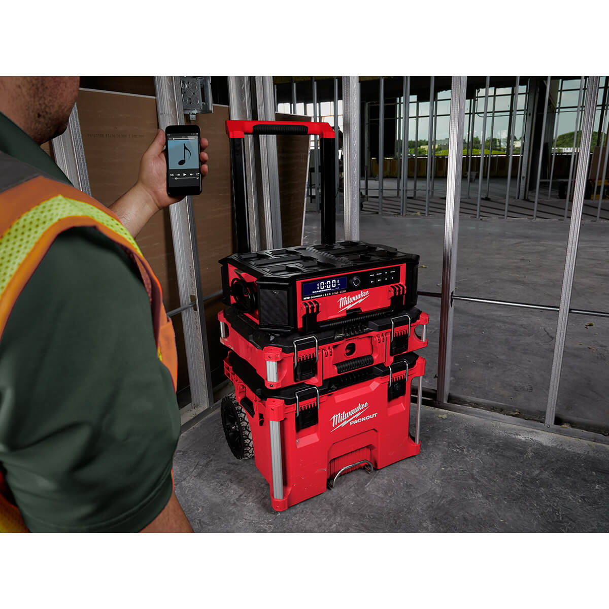 Milwaukee 2950-20 - M18™ PACKOUT™ Radio + Charger - Wise Line Tools