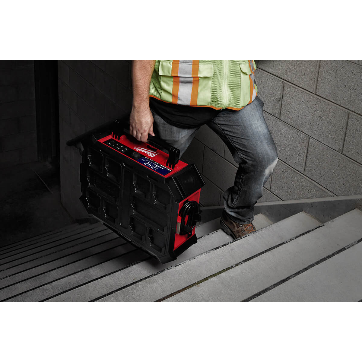 Milwaukee 2950-20 - M18™ PACKOUT™ Radio + Charger - Wise Line Tools