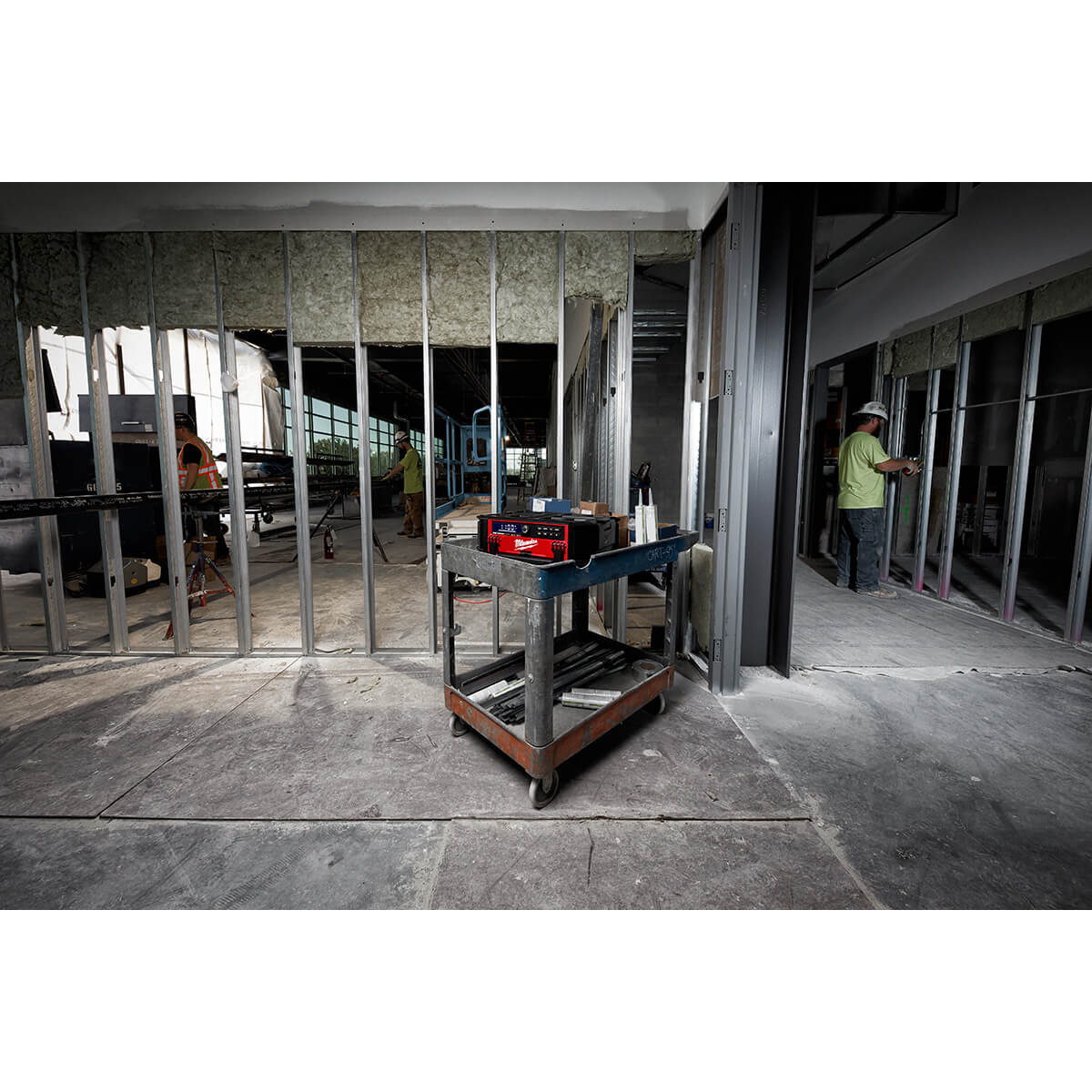 Milwaukee 2950-20 - M18™ PACKOUT™ Radio + Charger - Wise Line Tools