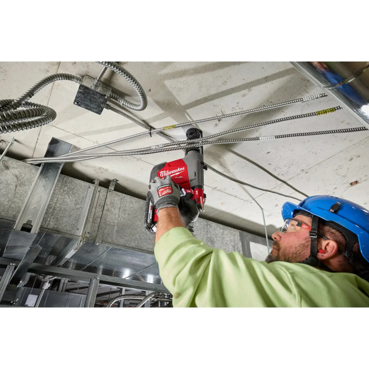 Milwaukee 3311-22 - M18 FUEL™ Overhead Rotary Hammer w/ Integrated Dust Extraction - Wise Line Tools