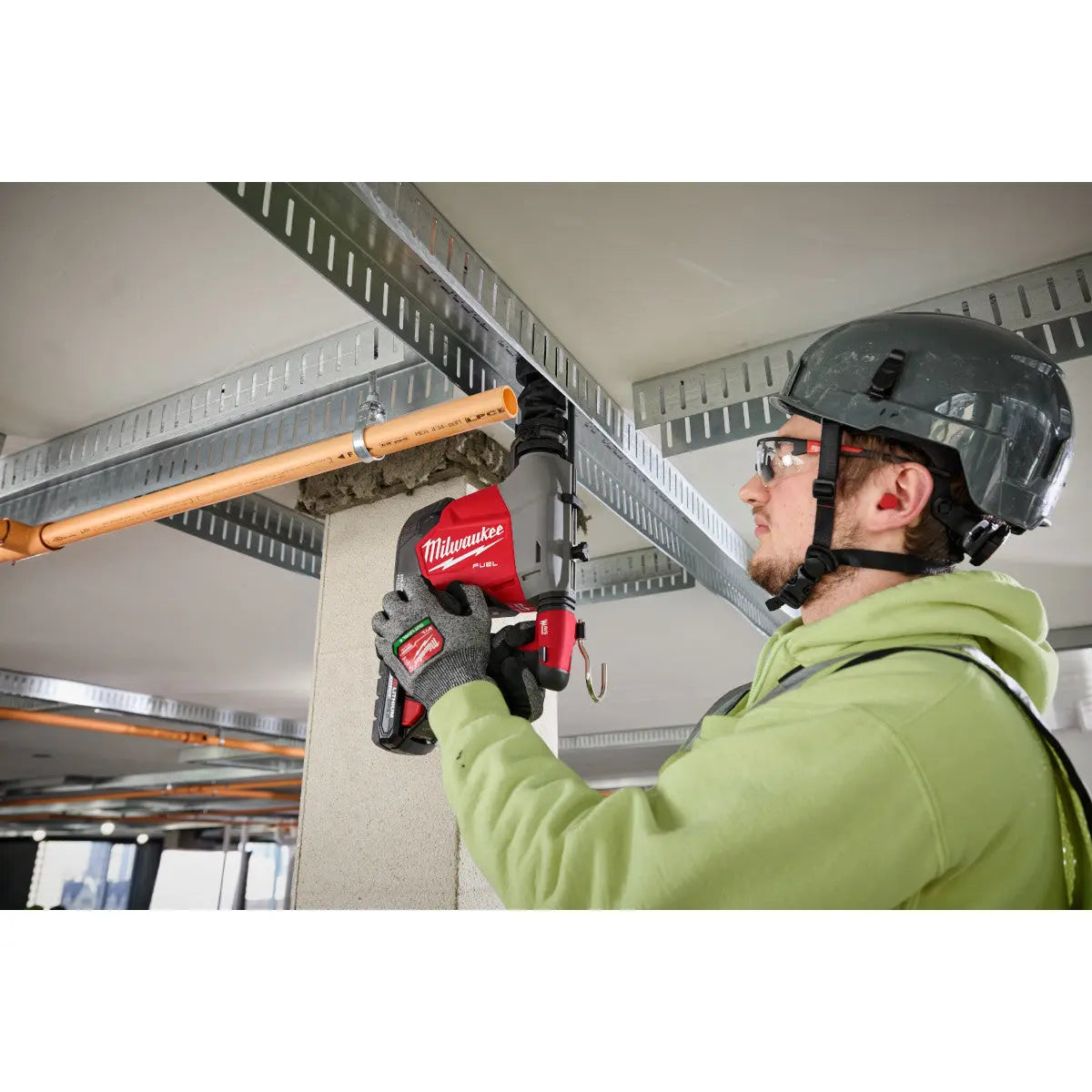 Milwaukee 3311-22 - M18 FUEL™ Overhead Rotary Hammer w/ Integrated Dust Extraction - Wise Line Tools