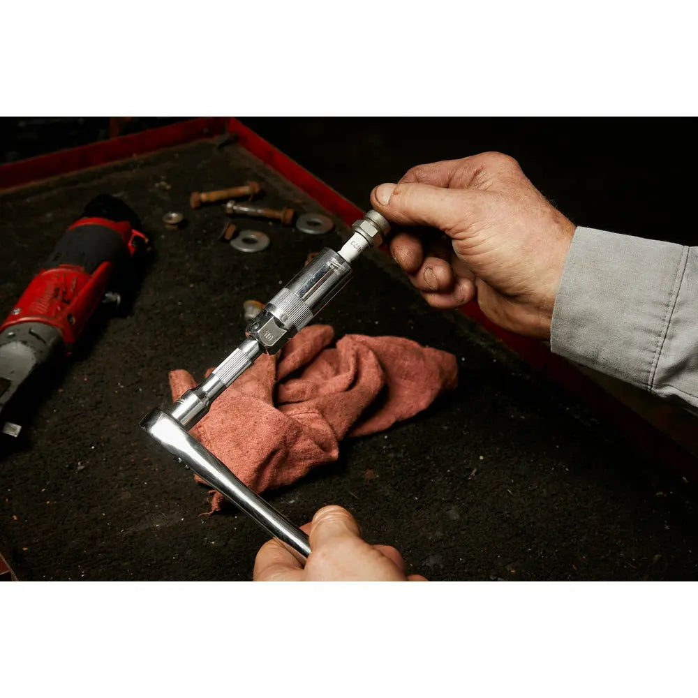 Milwaukee 48-22-9553 - 3/8" Drive 13/16" Spark Plug Socket - Wise Line Tools