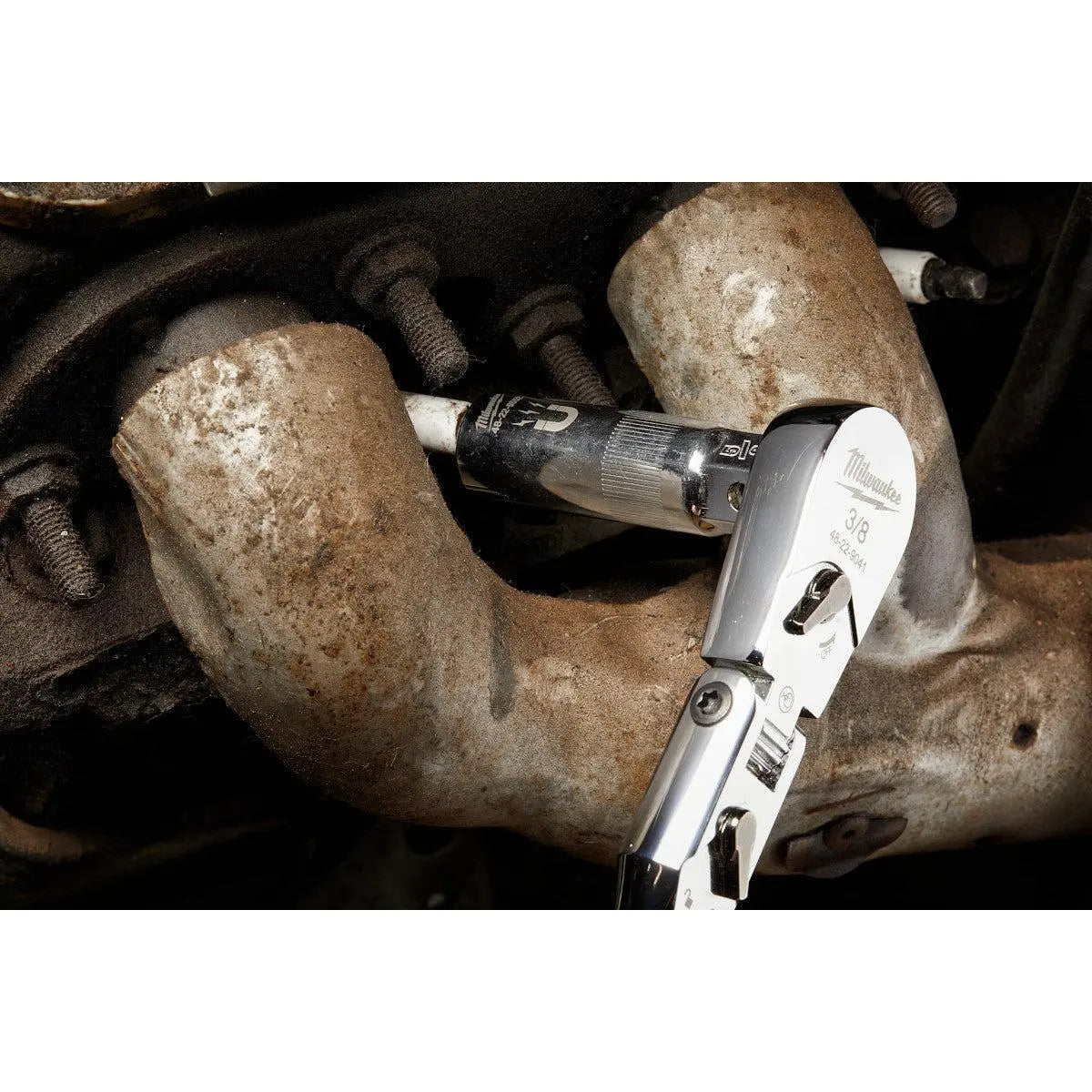 Milwaukee 48-22-9554 - 3/8" Drive 13/16" Magnetic Spark Plug Socket - Wise Line Tools