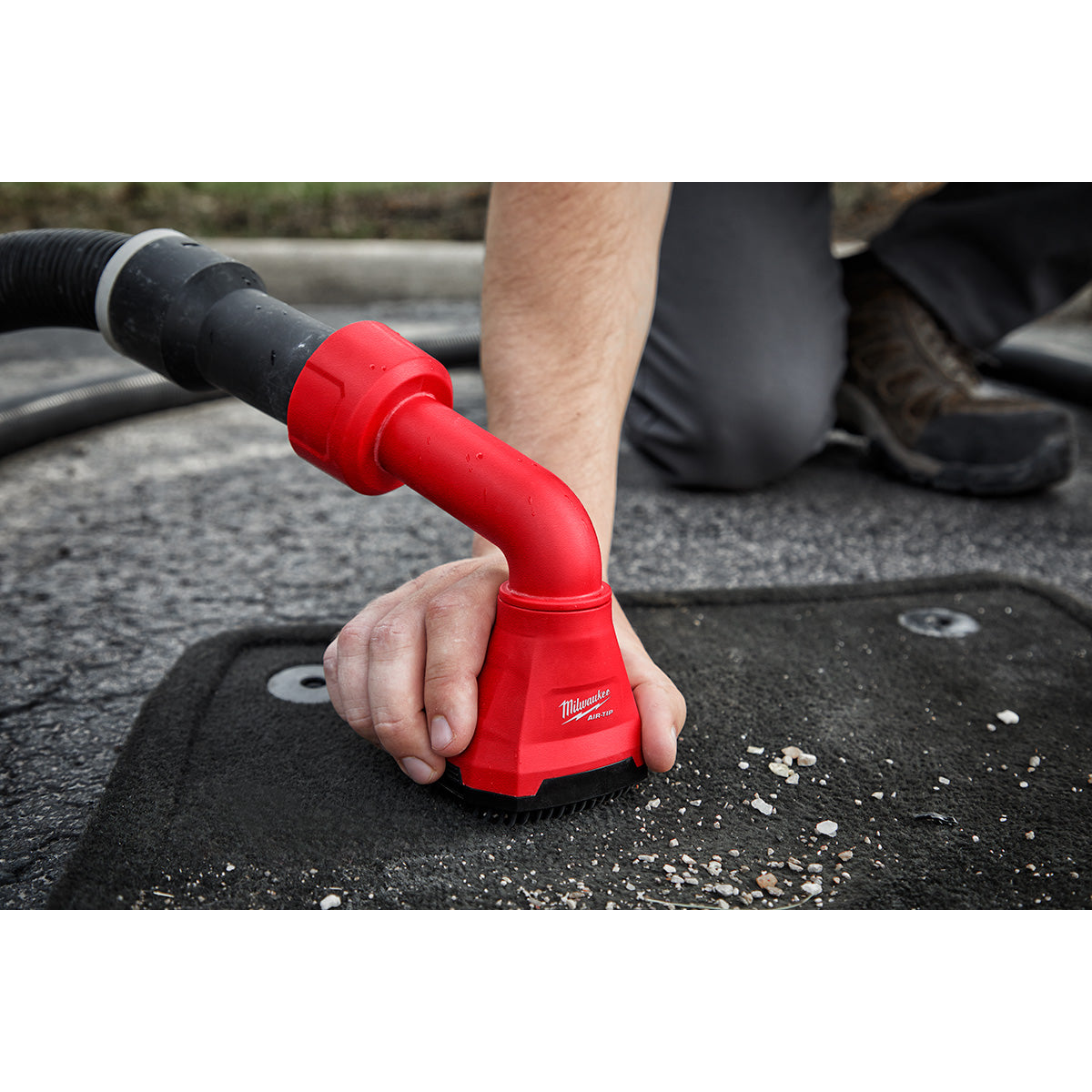 Milwaukee 49-90-2020 - AIR-TIP™ Swiveling Palm Brush Tool - Wise Line Tools