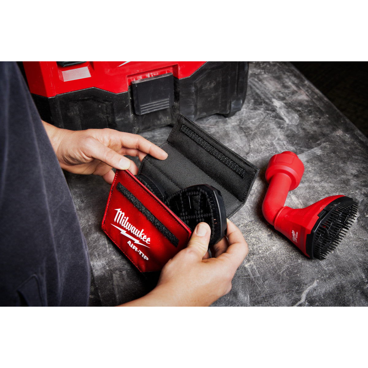 Milwaukee 49-90-2020 - AIR-TIP™ Swiveling Palm Brush Tool - Wise Line Tools