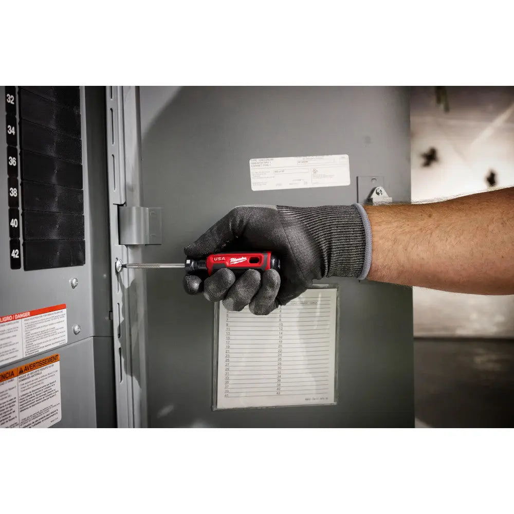 Milwaukee MT218 - #2 Square 4" Cushion Grip Screwdriver (USA) - Wise Line Tools