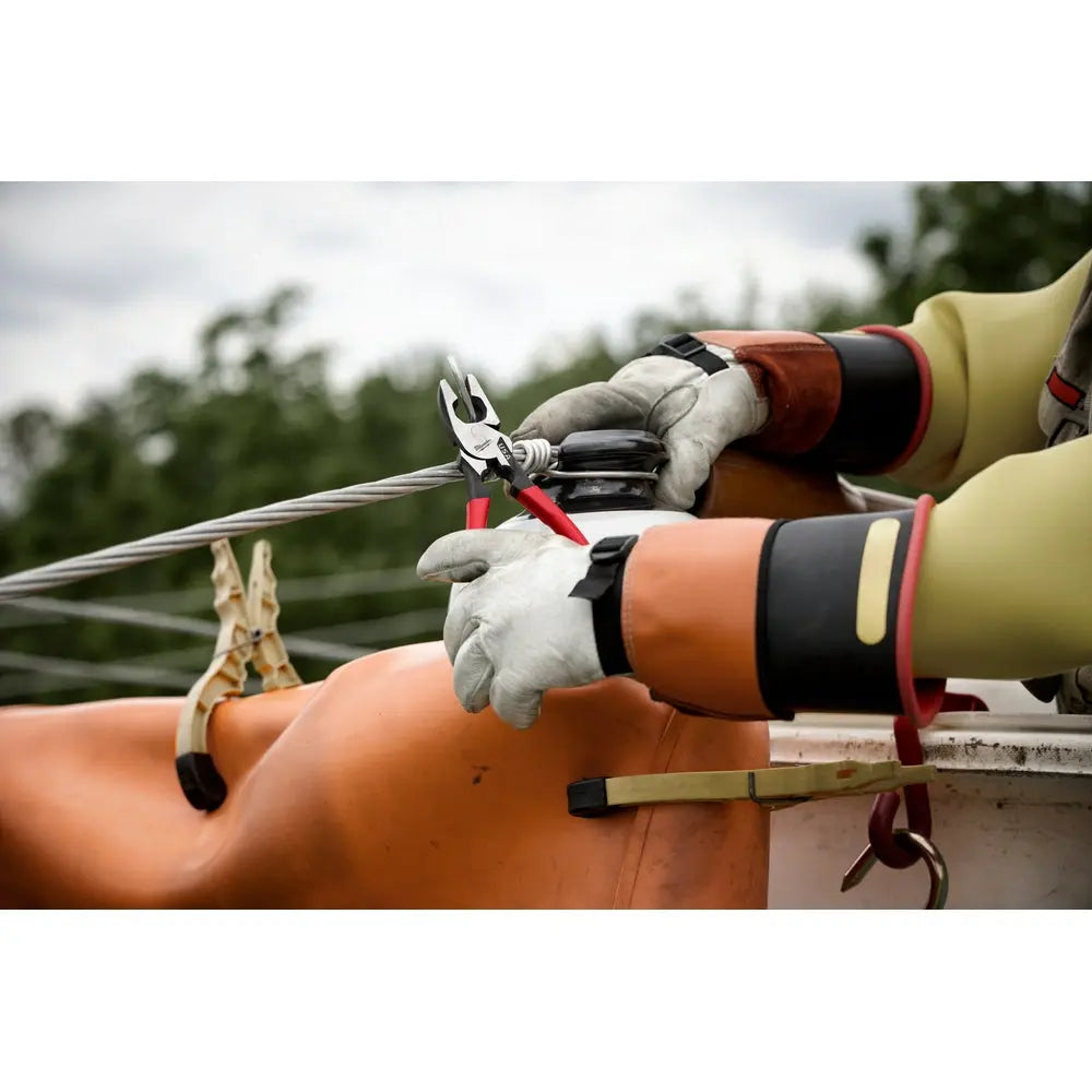 Milwaukee MT500T - 9" Lineman's Dipped Grip Pliers w/ Thread Cleaner (USA) - Wise Line Tools