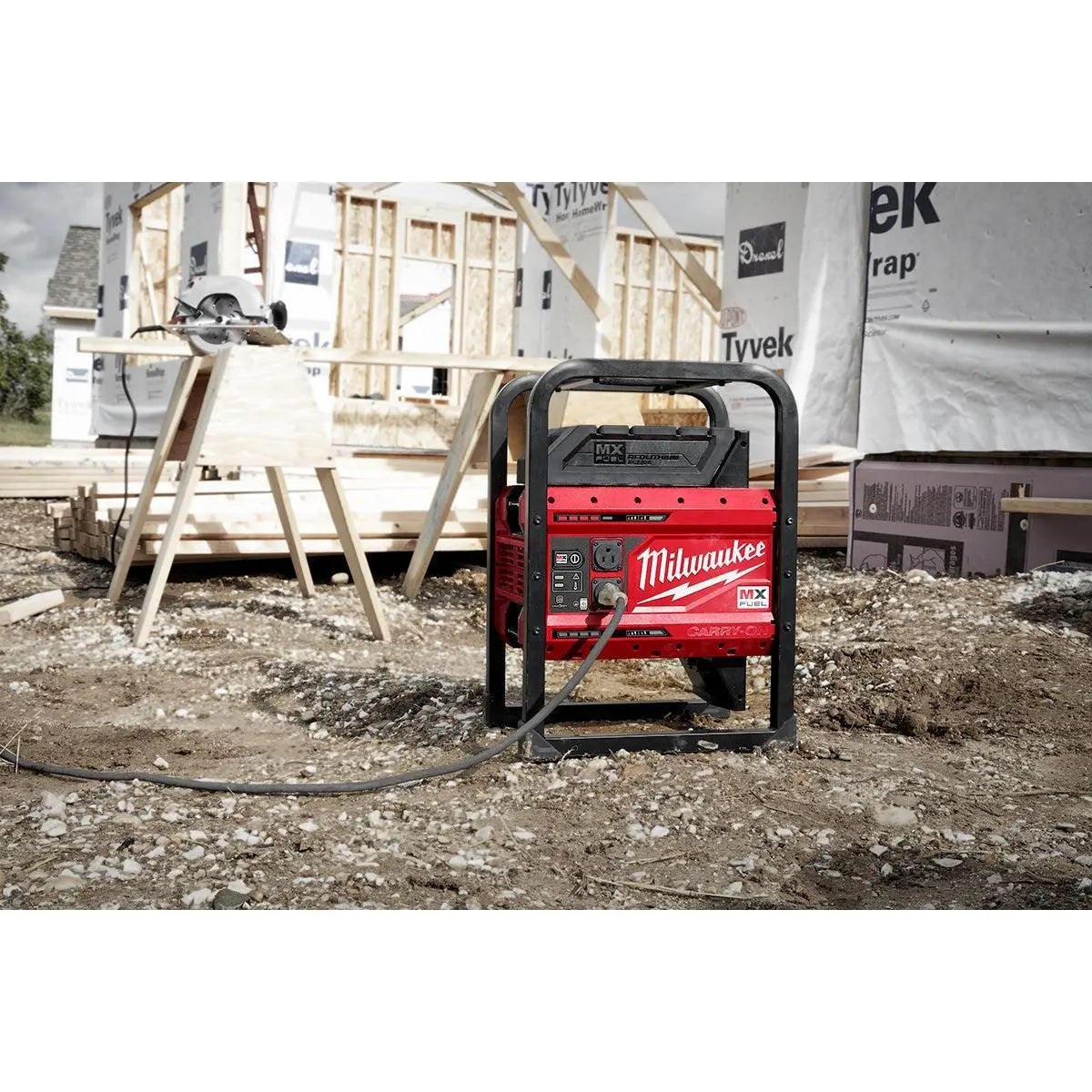 Milwaukee MXF002-2XC - MX FUEL™ CARRY-ON™ 3600W/1800W Power Supply - Wise Line Tools