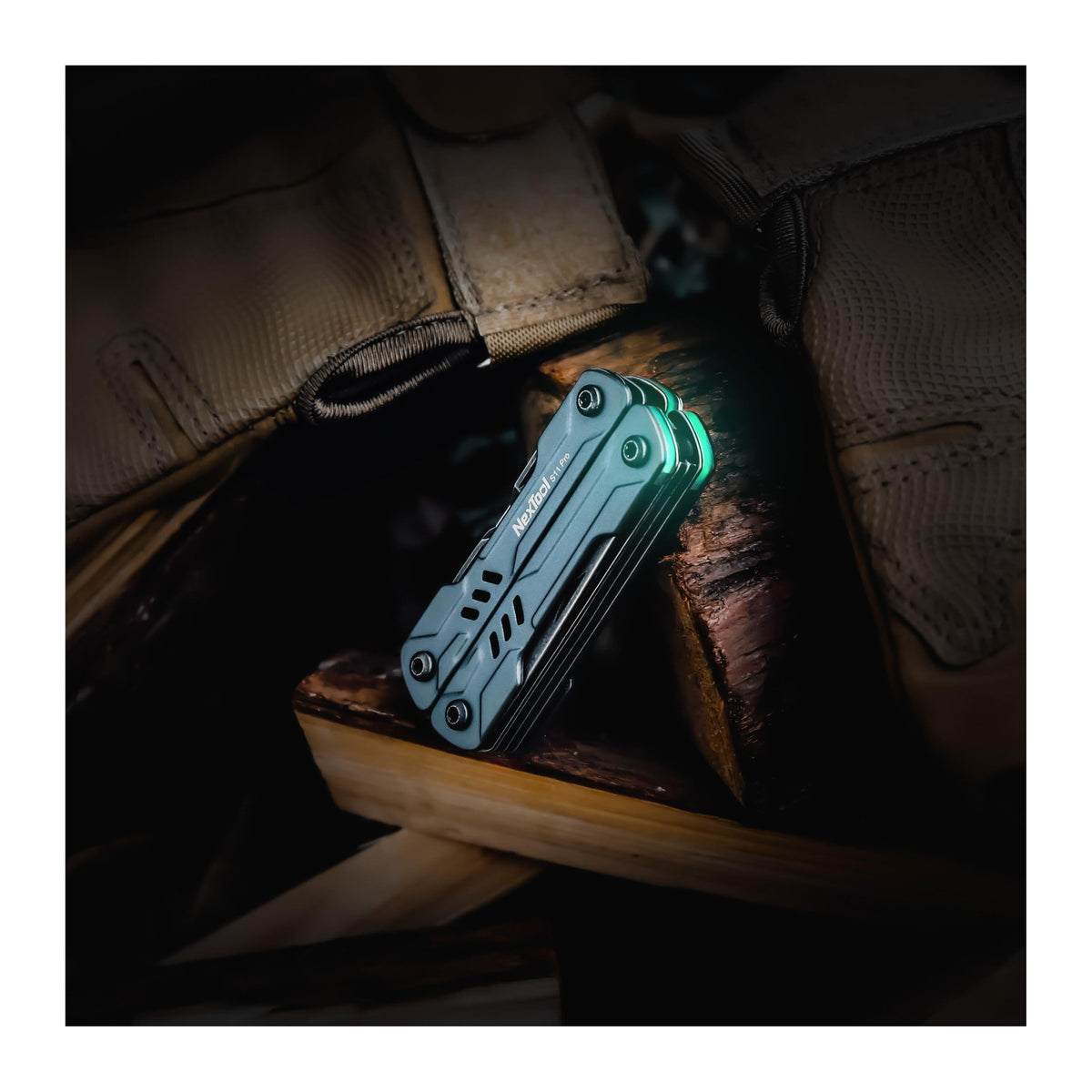 NexTool Mini Sailor S11 Pro - glow pad in low light