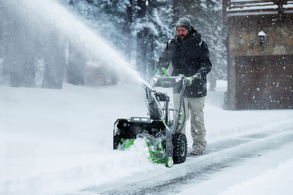 EGO SNT2405 - POWER+ 24 in. Self-Propelled 2-Stage Snow Blower with Peak Power™ and 2 x 7.5 Batteries and Dual Port Charger