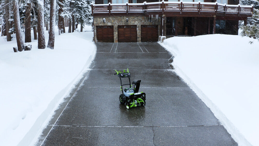 EGO SNT2405 - POWER+ 24 in. Self-Propelled 2-Stage Snow Blower with Peak Power™ and 2 x 7.5 Batteries and Dual Port Charger