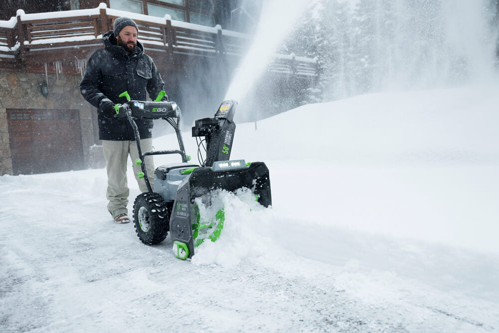 EGO SNT2405 - POWER+ 24 in. Self-Propelled 2-Stage Snow Blower with Peak Power™ and 2 x 7.5 Batteries and Dual Port Charger