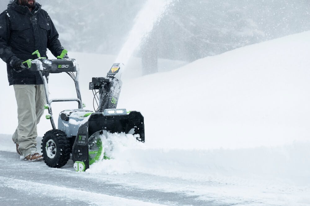 EGO SNT2405 - POWER+ 24 in. Self-Propelled 2-Stage Snow Blower with Peak Power™ and 2 x 7.5 Batteries and Dual Port Charger