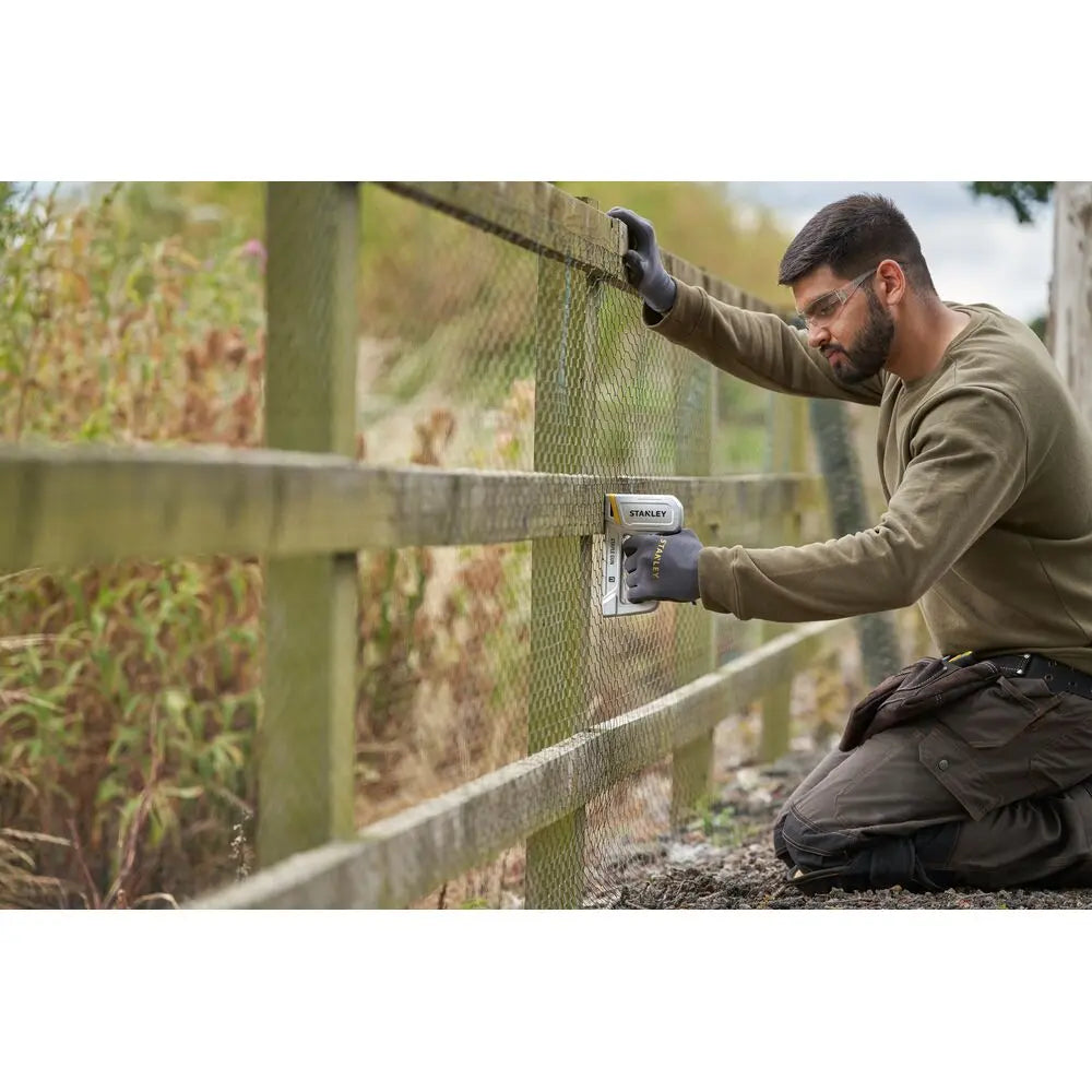 STANLEY STHT70150 - Aluminium Staple Gun STANLEY