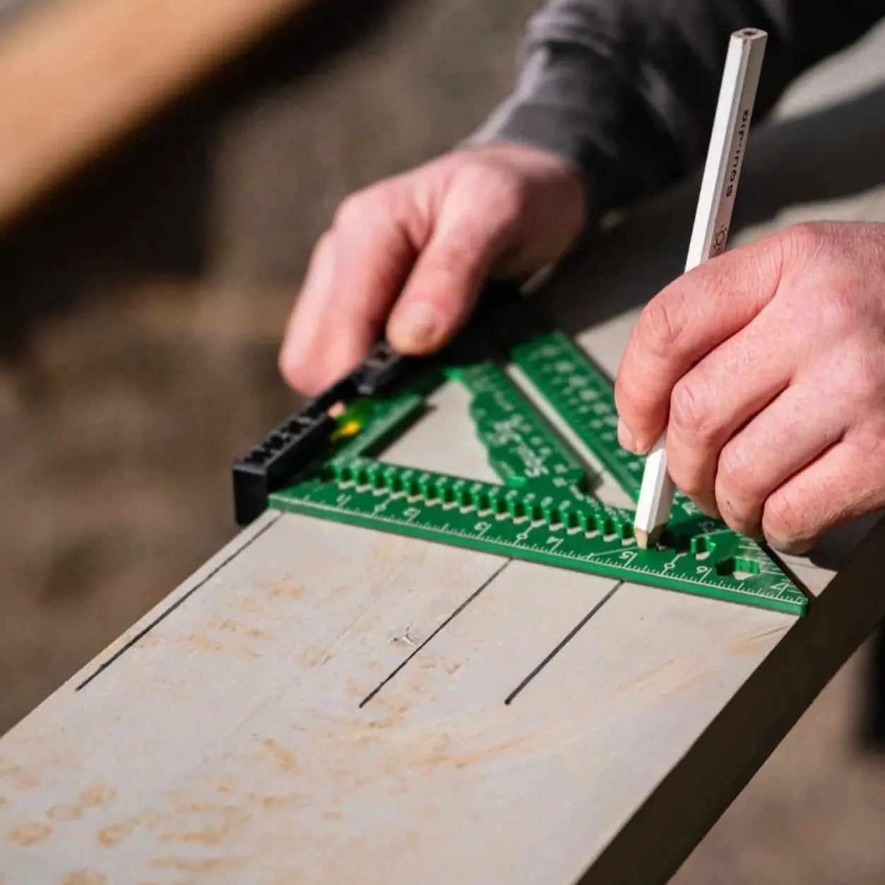 STEALTHMOUNTS FPRS75GREEN - Squi.Jig Fusion Pro 7.5" Rafter Square with Level STEALTHMOUNTS