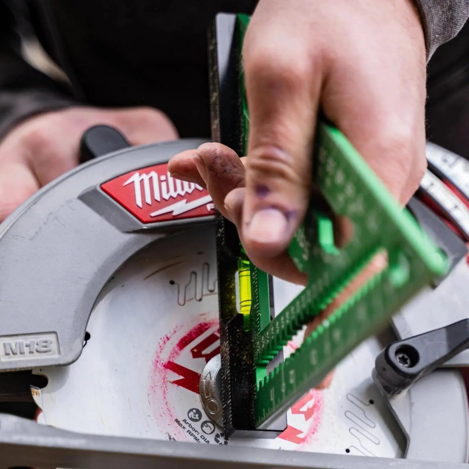 STEALTHMOUNTS FPRS75GREEN - Squi.Jig Fusion Pro 7.5" Rafter Square with Level STEALTHMOUNTS