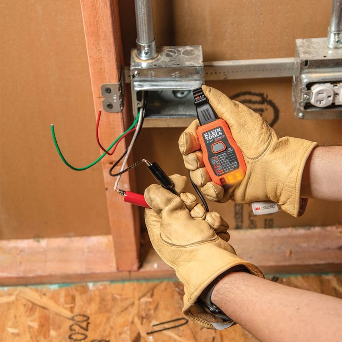 KLEIN KLE-ET310KIT - Circuit Breaker Finder Kit with GFCI Outlet Tester and Accessory Kit