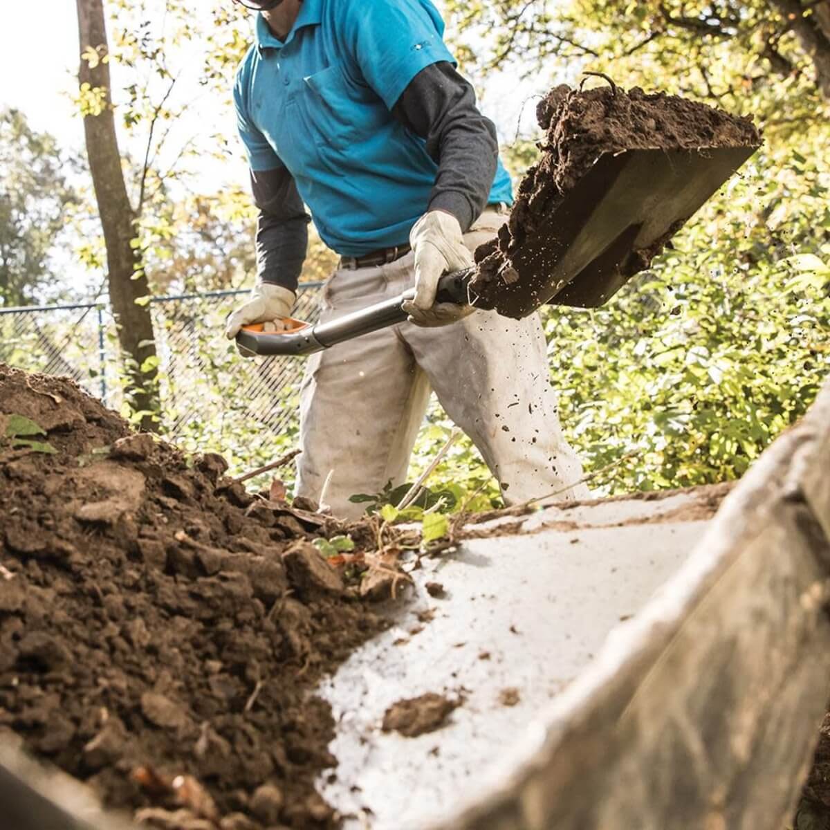 FISKARS FSK397970 - Pro D-handle Transfer Shovel