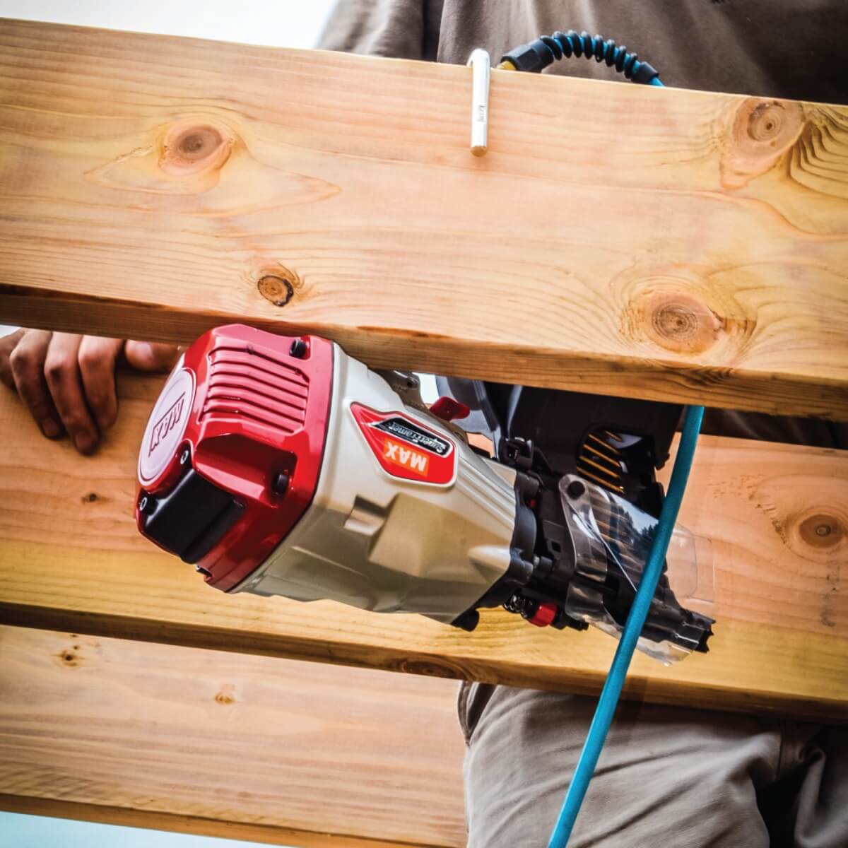 MAX CN890F3 - SuperFramer® 3-1/2" Pneumatic Coil Framing Nailer