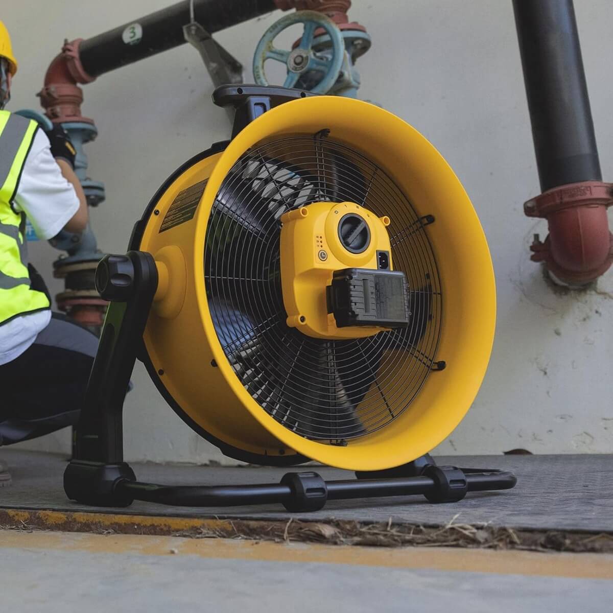 DEWALT DXF1850B - 18" High-Velocity Industrial Floor Fan