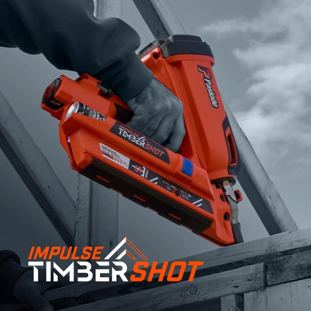 PASLODE 906950IP - TimberShot Cordless Impulse 30-Degree Framing Nailer Kit