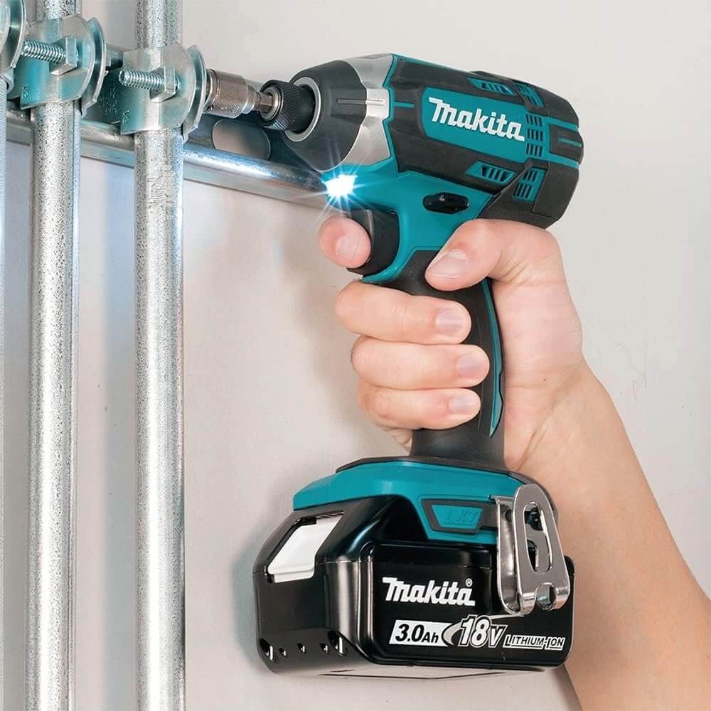 MAKITA DLX2131X5 - 18V LXT Lithium-Ion Cordless 2-Piece Combo Kit