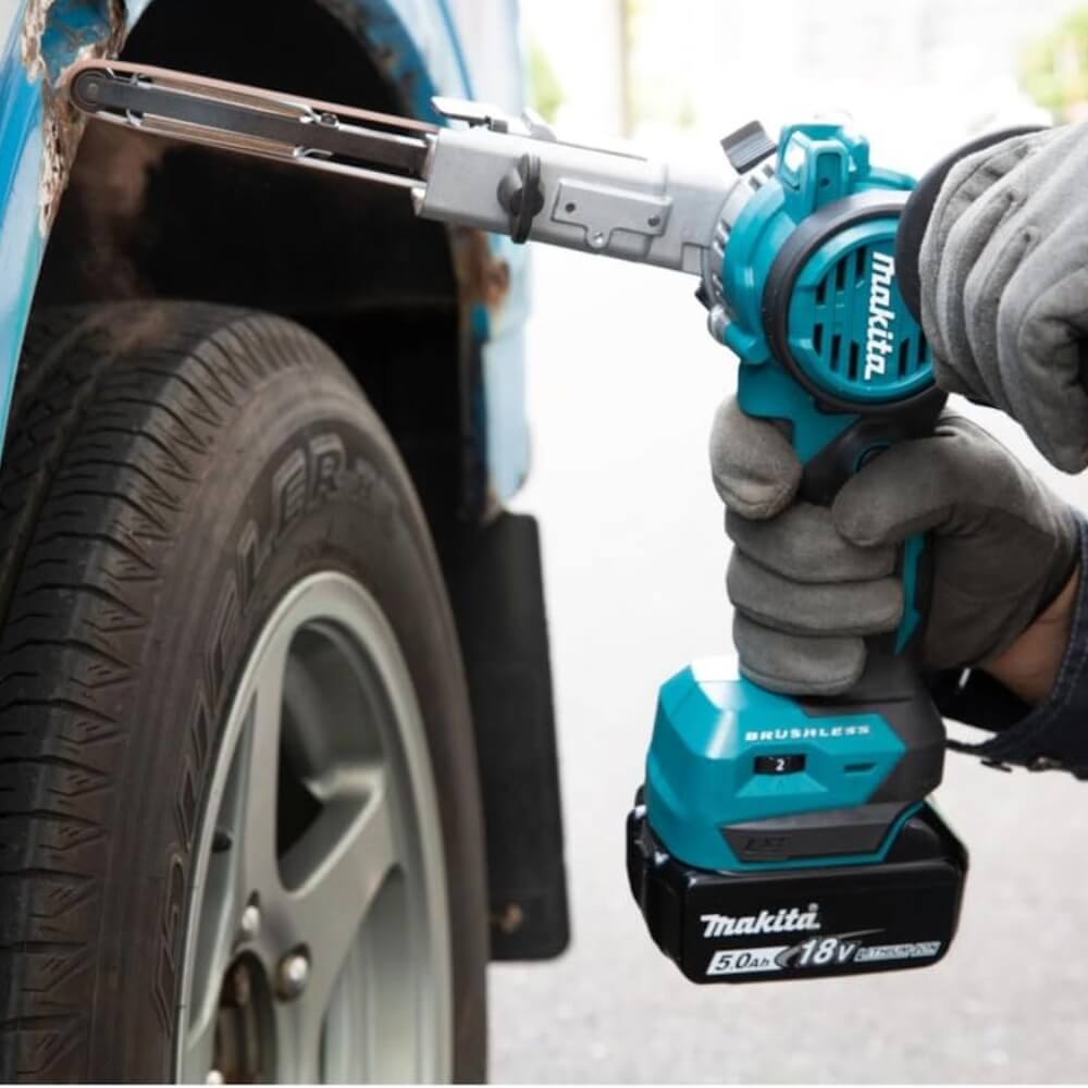 MAKITA DBS180Z - 18V LXT Brushless Cordless 3/8" x 21" Belt Sander (Tool Only)