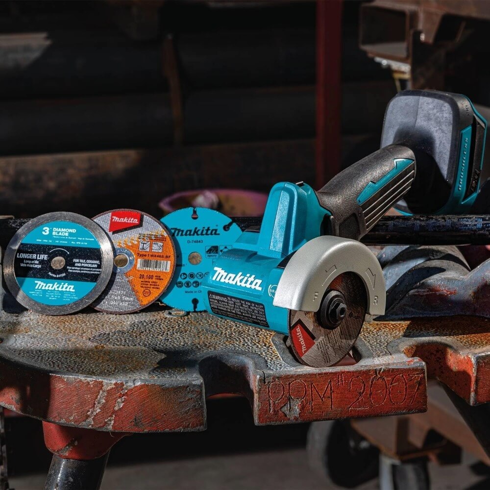 MAKITA DTL301Z - 18V LXT Brushless Cordless Angle Impact Driver