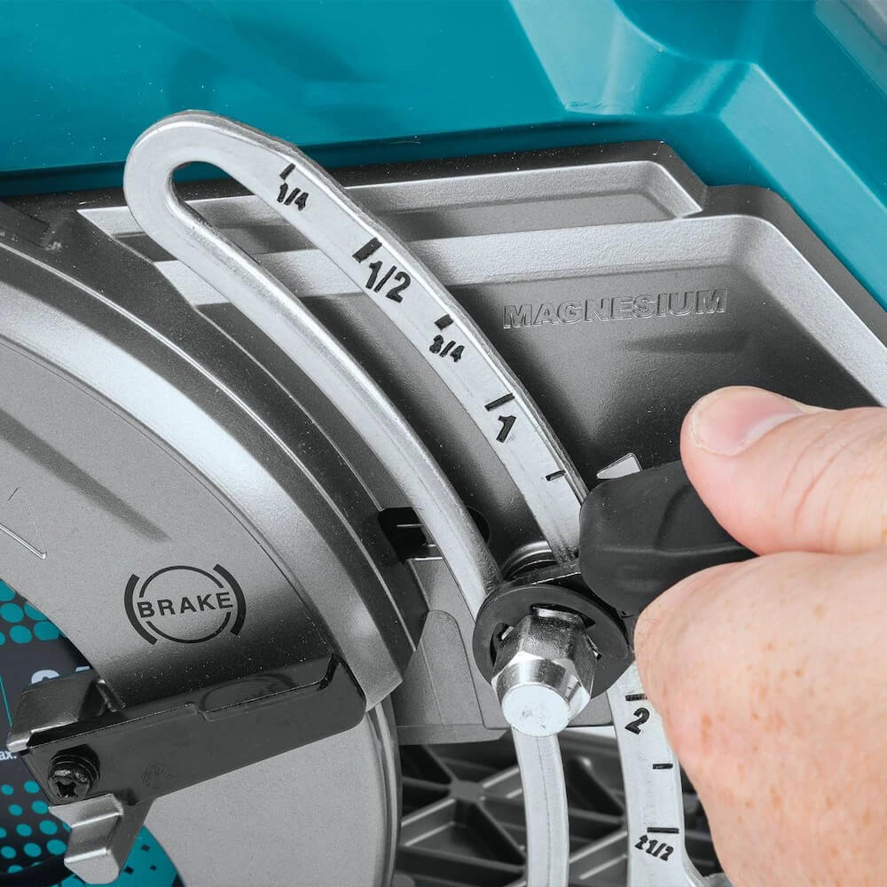 MAKITA RS001GM101 - 40V Max XGT Brushless Cordless 7-1/4" Rear Handle Circular Saw Kit