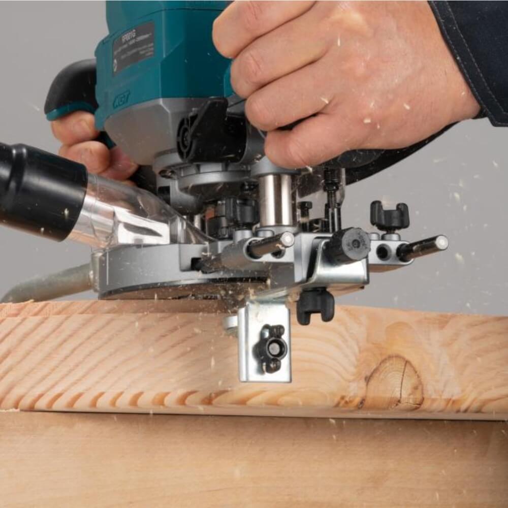 MAKITA RP001GZ01 - 40V Max XGT Brushless 1/2" Plunge Router with AWS (Tool Only)