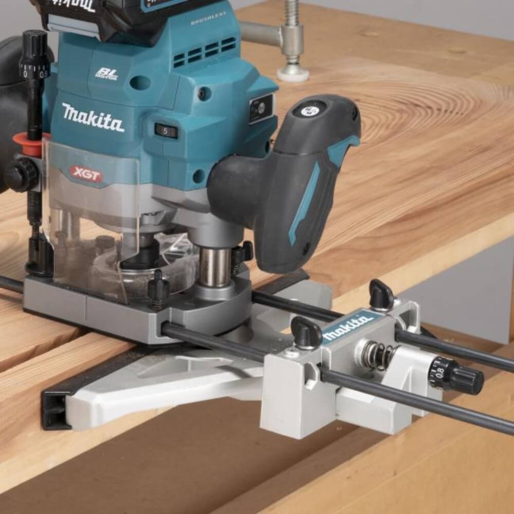 MAKITA RP001GZ01 - 40V Max XGT Brushless 1/2" Plunge Router with AWS (Tool Only)